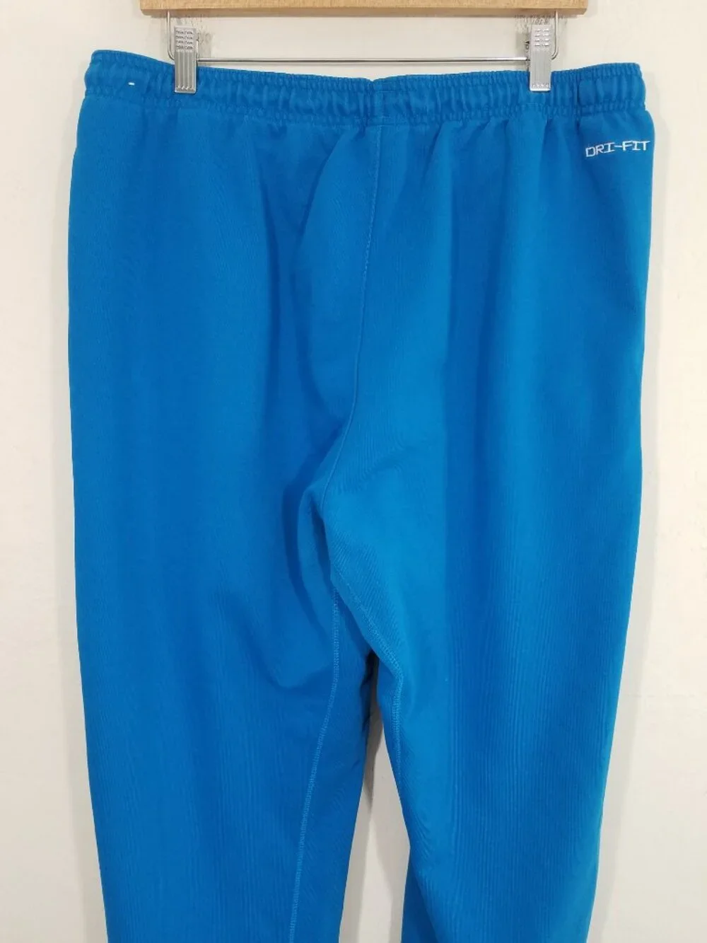 EUC Nike Standard Issue Classic Style Modern Performance Dri-Fit Jogger Pants XL